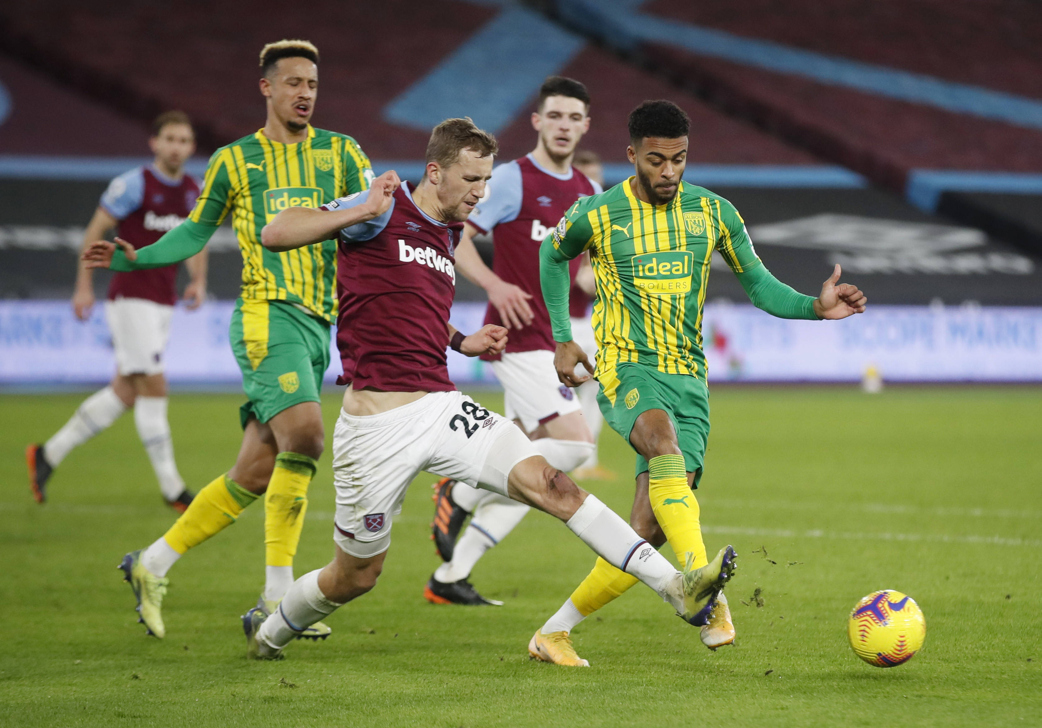 帮助年轻球 帮助年轻球