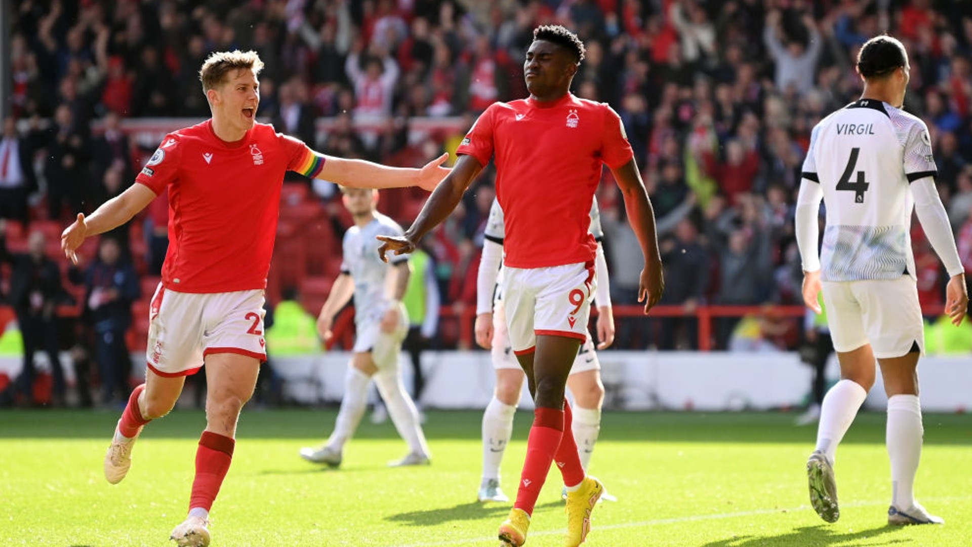 现出了他们 现出了他们